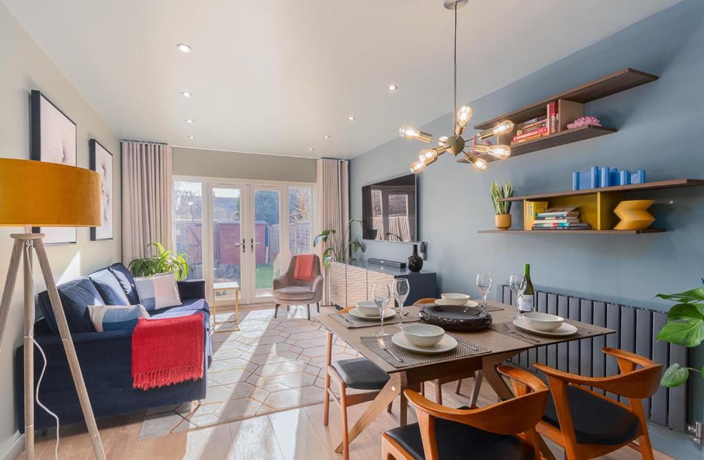 Castle Townhouse Kenilworth - Private Parking - 24 Hr Gym Access - Town Centre Appartement Buitenkant foto