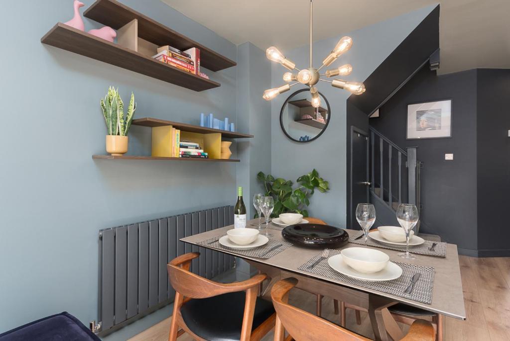 Castle Townhouse Kenilworth - Private Parking - 24 Hr Gym Access - Town Centre Appartement Buitenkant foto